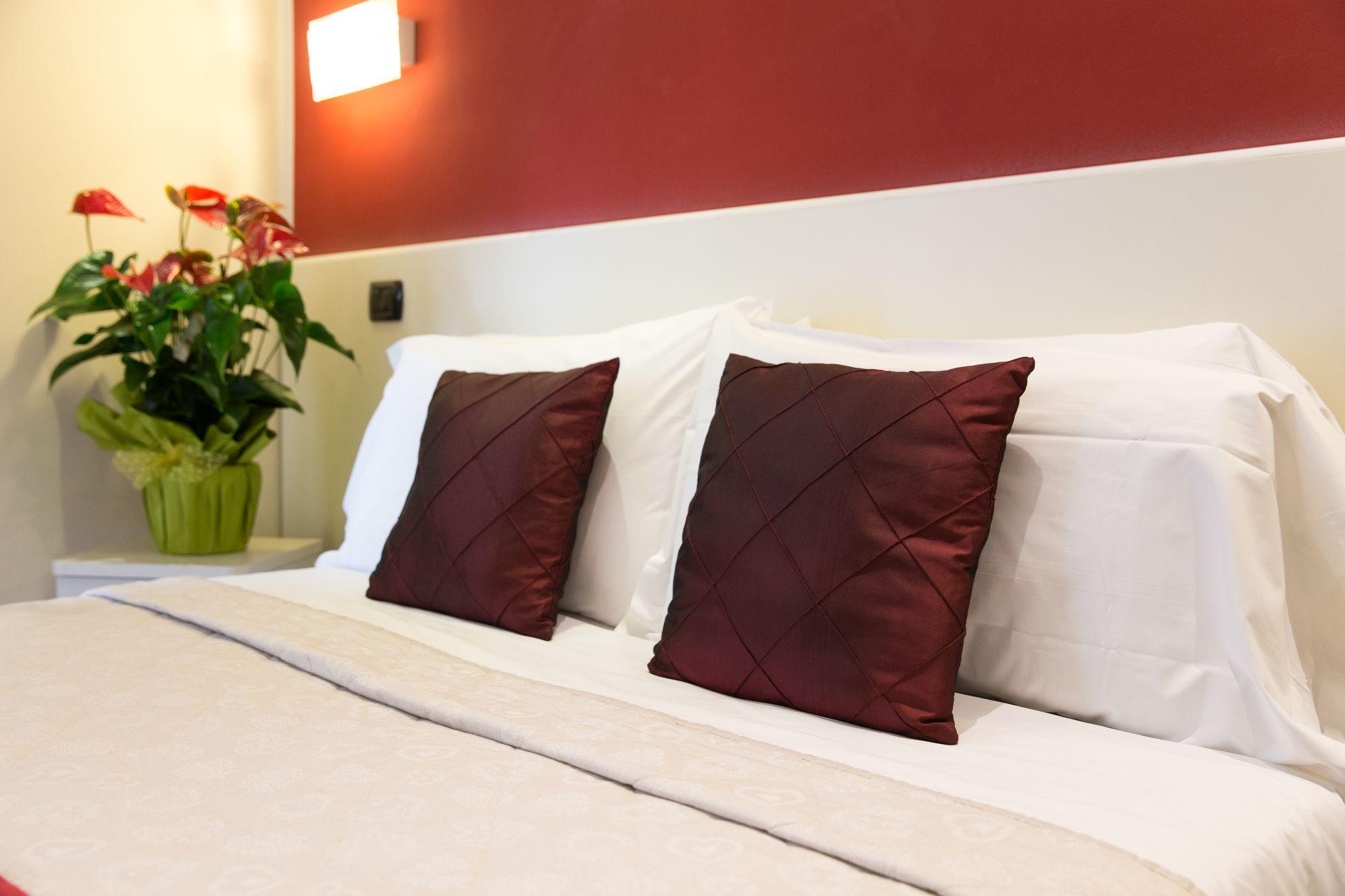 Il Piccolo Piacenza Hotell Exteriör bild