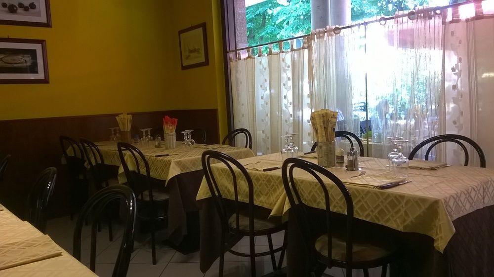 Il Piccolo Piacenza Hotell Exteriör bild